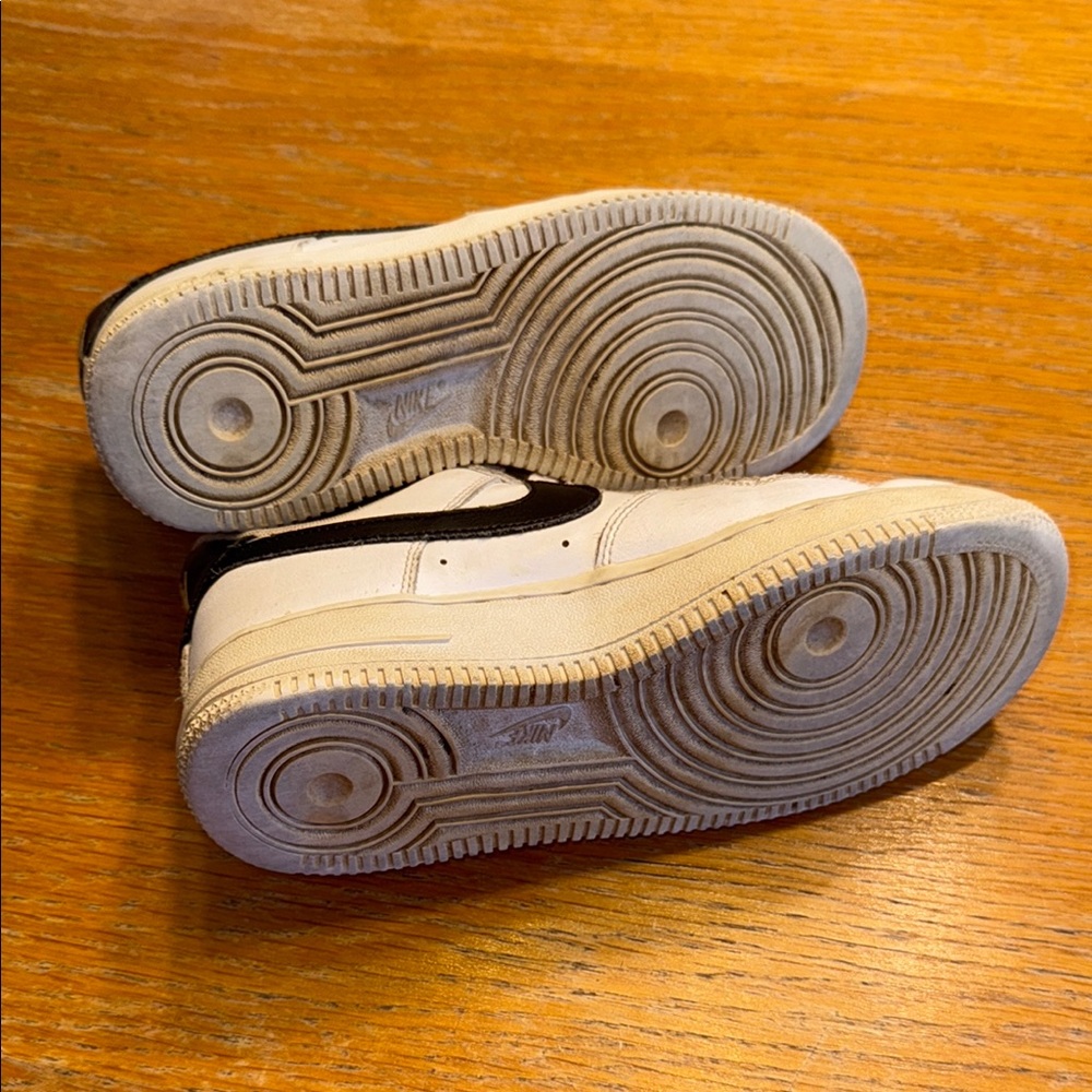 Nike White Sneakers Breathable Design Rubber Soles - Picture 5 of 5